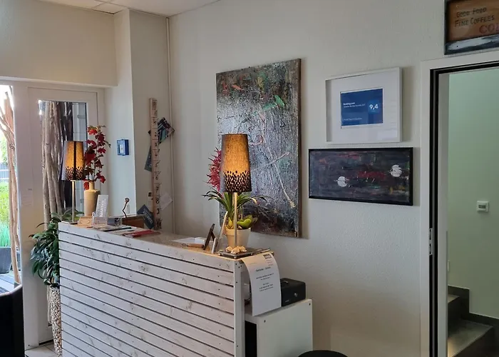 Nacht-quartier Hotel *