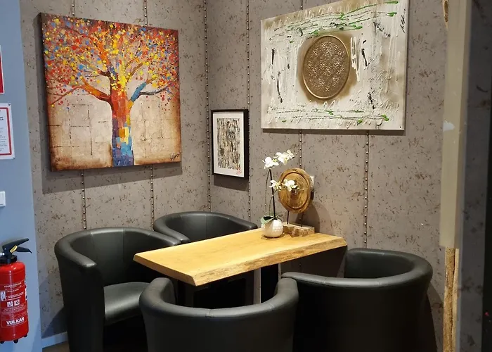 Nacht-quartier Hotel *